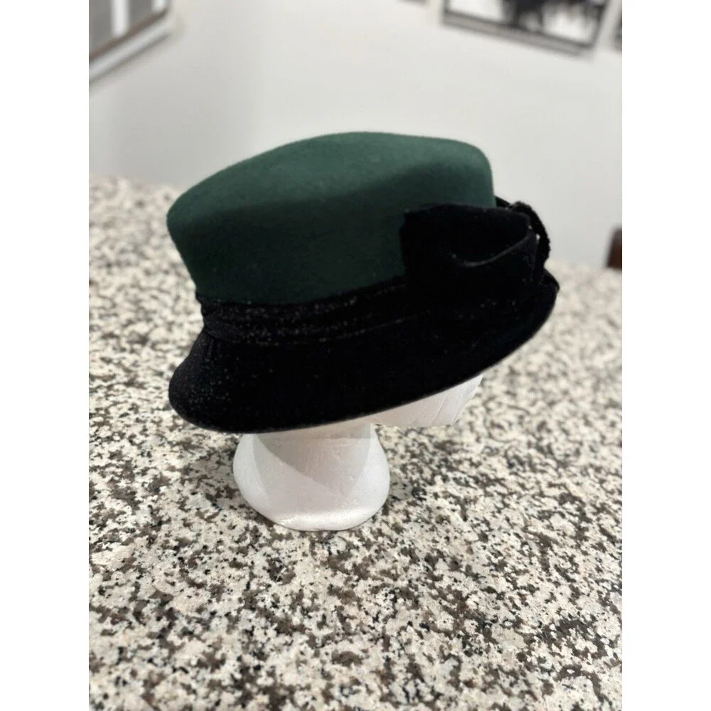 No Brand Green Wool Vtg Style Church Hat & Black Velvet Bow W/ Rhinestone Brooch